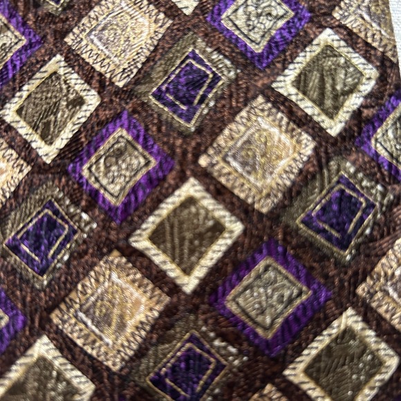 PAVIA Mens Tie Made in Italy Geometric Diamond Pattern 100% Silk Purple Brown - Picture 2 of 4